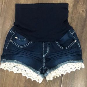 Bella Vida Maternity Shorts